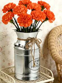 镀锌铁花瓶。表面保留了做旧的金属质感，搭配麻绳束带，营造出轻松随意的氛围。适合插放蓝色绣球花等鲜花。 - 雙耳壺 - 查看 5