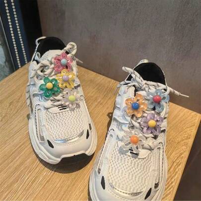 1pc Hollow Asymmetrical Flower Shoelace Buckle, Decorative Accessory For Chunky Sneakers/Sneakers (Random Color)