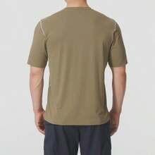 Under Armour Men's APAC Urban OD Isochill SS Lightweight Fitness & Casual Short Sleeve T-Shirt 6005882-251 - Quartz Gray - View 3