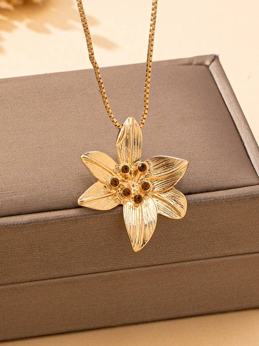 Women's Fashion Pendant Necklace, Flower Pendant Necklace - Pendant - View 1