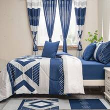 Casaisla Home Collection Set 15 Piezas Coordinado de Habitación Incluye Edredón Reversible, 2 Sábanas, 2 Fundas de Almohada, 2 Forros de Cojines, 4 Cortinas, 1 Alfombrilla Larga y 1 Juego de Baño - Tamaño Matrimonial y King Size - Azul Marino - Ver 3