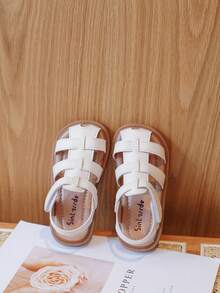 New Girls' Flat Peep-Toe Sandals, Toddler Soft Bottom Anti-Slip Hollow Design Children Princess Sandals - Beige - View 4