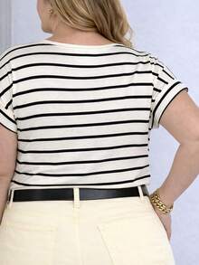 Blusa Feminina Plus Size Listrada Preto e Branco Manga Dobrada Curta Oversized Confortável Moda Casual Urbana  Diário Férias Mulher Frio Inverno - Branco - Visão 2