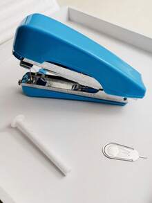 1台迷你手动缝纫机 - 创意缝纫机，便携式手缝工具，无线手持式缝纫机，用于织物修补，小型缝纫机，适合旅行和家庭使用，操作简便，是快速修补和DIY项目的理想选择，轻巧紧凑，是初学者和缝纫爱好者的必备工具。 - 多色 - 查看 6