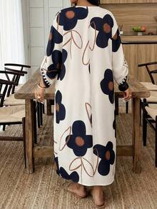 杏色底藏蓝色花卉印花V领长袖宽松连衣裙，休闲度假装，大码，春夏度假优雅风。 - 彩色 - 查看 5