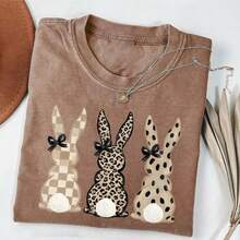 Comfort T-Shirt Washed Cotton Neutral Easter Bunnies Tshirt Leopard Checkered Patterns Coquette T-Shirt - 摩卡棕 - 查看 1