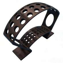 这款飞镖靶架超级稳固平衡，宽大厚实的底座能牢牢固定一整套飞镖，放置在任何平面上。其紧凑节省空间的设计，方便放置在桌面上。 - 彩色 - 查看 11