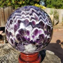 Esfera de amatista natural - Piedra pulida de estilo bohemio con base, decoración de escritorio de color púrpura oscuro, regalo para el hogar u oficina, Día de San Valentín, decoración de carnaval, ornamento exquisito, regalo elegante - Morado - Ver 4