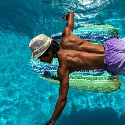 1 pieza Tabla de surf inflable con asa - Ligera, portátil y plegable, con cámara de flotabilidad, con costuras reforzadas duraderas, apta para natación, surf y entrenamiento de deportes acuáticos, ideal para usuarios principiantes y adultos, excelente para actividades acuáticas familiares