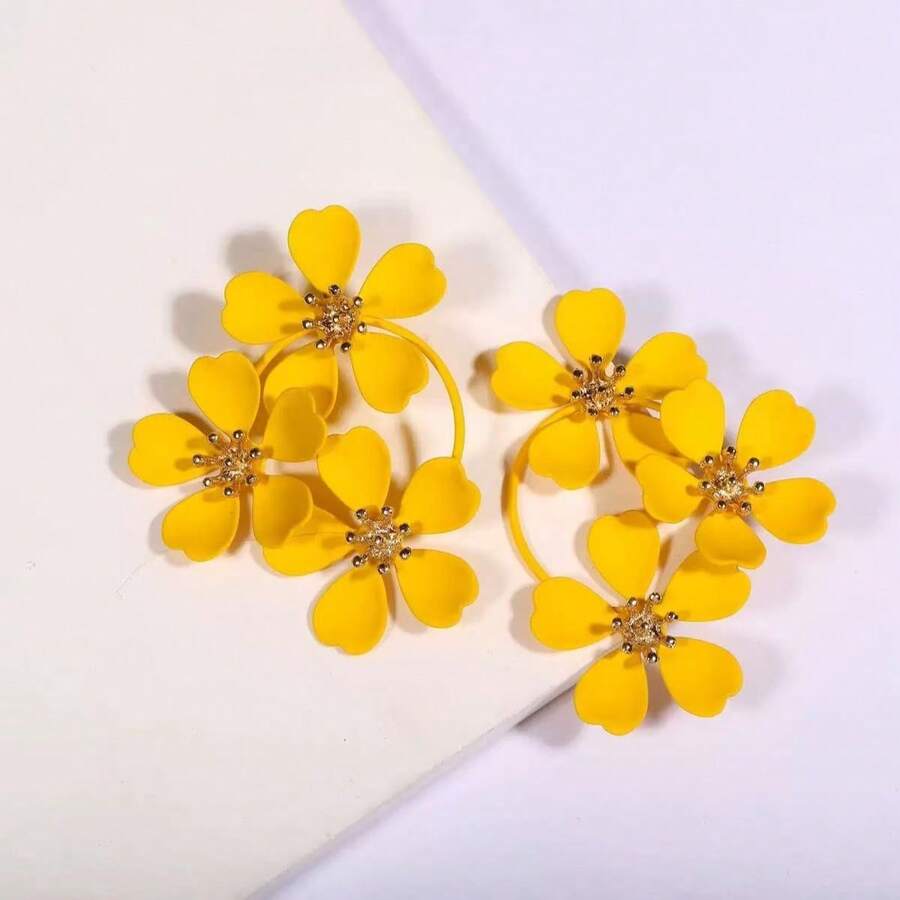 1 par de pendientes de flor de moda, adecuados para uso diario, nuevos y elegantes pendientes de flor retro dulces y exagerados para mujeres, pendientes de margarita de alta gama - Amarillo - Ver 1