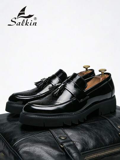 Salkin 男士设计师款套脚乐福鞋，英伦风情，柔软舒适，圆头设计，优雅正式的真皮鞋，亮面漆皮，防滑厚底，适合休闲、约会、派对、婚礼等场合，是理想的礼物之选，春夏秋季皆宜。尺码偏小，建议选购大一码。