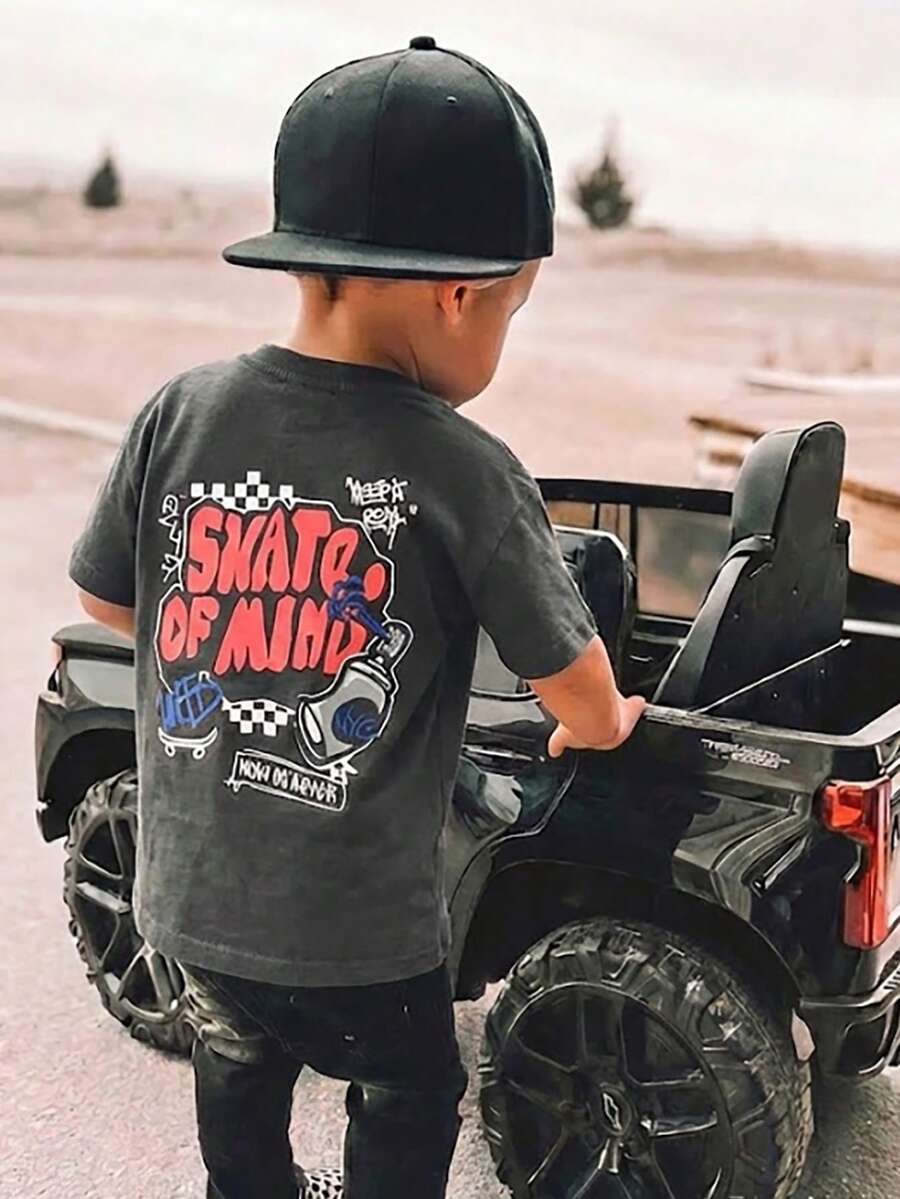 1件男童时尚街头风短袖T恤，背面涂鸦字母印花，欧美休闲夏季上衣 - 深灰色 - 查看 1