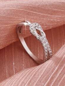 1枚高品质搭扣式女士戒指，镶嵌合成锆石，是婚礼、订婚、情人节、生日礼物的完美之选。 - 銀色 - 查看 1