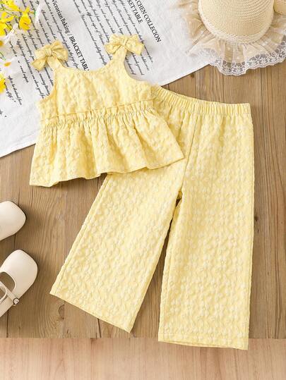 2pcs/Set Young Girl' Cute Casual Bubble Crinkle Fabric Butterfly Print Top And Cropped Pants Outfit