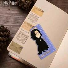 Warner Bros 1 pieza Regla marcapáginas con licencia oficial de Harry Potter, con personajes de dibujos animados como Harry, Malfoy, Snape, Ron, Hogwarts, para lectura, marcado de escritura creativa, para fans de Harry Potter o coleccionistas de marcapáginas - Harry Potter - Ver 1