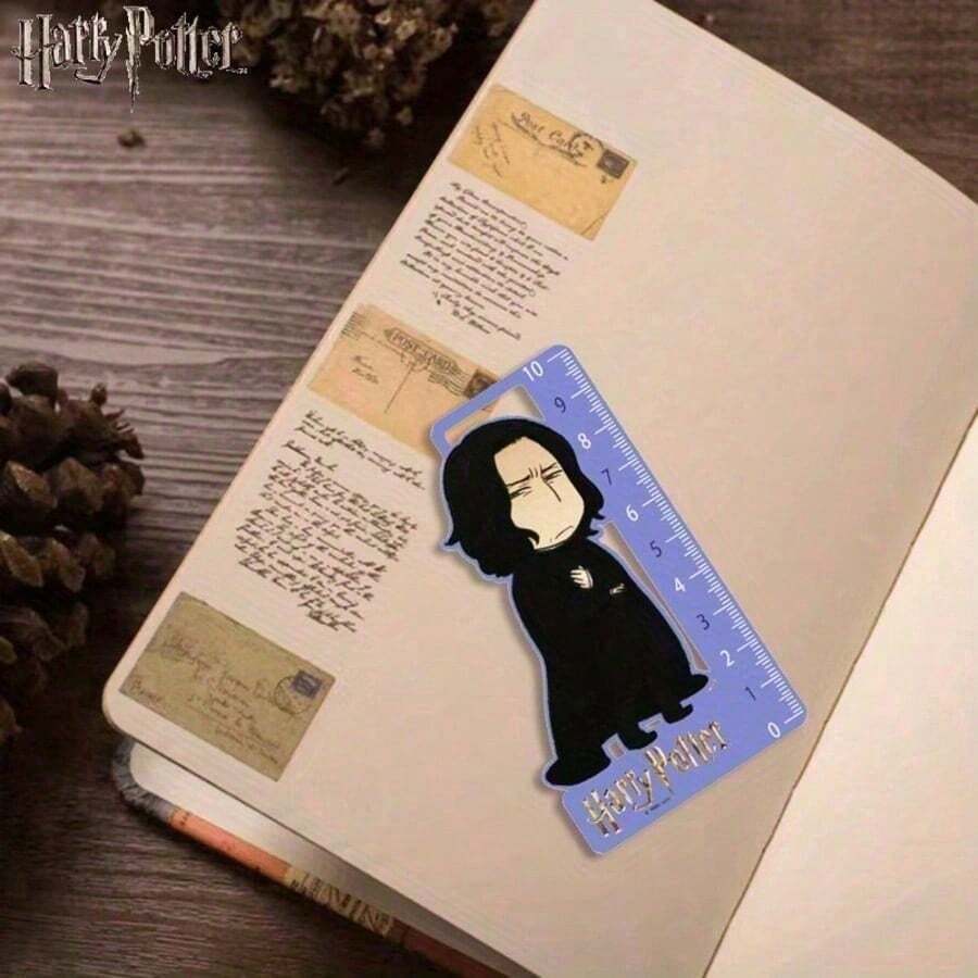 Warner Bros 1 pieza Regla marcapáginas con licencia oficial de Harry Potter, con personajes de dibujos animados como Harry, Malfoy, Snape, Ron, Hogwarts, para lectura, marcado de escritura creativa, para fans de Harry Potter o coleccionistas de marcapáginas - Harry Potter - Ver 1