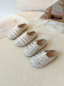 1 Pair Girls' Hollow Breathable Soft Bottom Lightweight Peep Toe Sandals, French Retro Style, Suitable For All Seasons - Silver - View 1