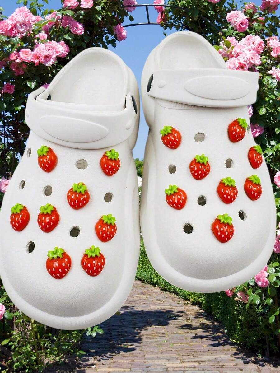 16个可爱草莓鞋饰，适用于女士木屐、花园鞋、鞋履配件、DIY装饰、镂空木屐装饰
