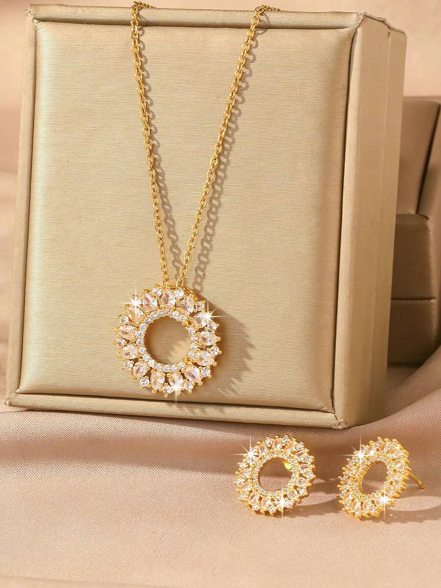 Bộ 3 món sang trọng gồm dây chuyền, dây đeo vai và bông tai thiết kế kẹp giấy trượt đính ba viên kim cương, mạ vàng 18K, thích hợp làm phụ kiện hoặc quà tặng cho nữ giới khi đeo hàng ngày, hẹn hò, cưới hỏi, ngày Valentine, ngày của Mẹ (Không kèm thiệp). - Vàng - Xem 1