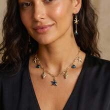 Set de 2 piezas: Collar de moda con elementos colgantes como estrella de mar y concha, y aretes con borlas, adecuado para la playa, fiestas, uso diario, citas - Amarillo Oro - Ver 2