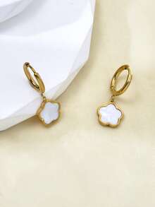 TONSI 1 Pair Fashionable Minimalist Delicate Sweet Ins-Style Lucky Five-Leaf Flower Inlaid White Shell Earrings, Luxury High-End Low-Allergy Earrings Suitable For Women's Daily Commute, Festivals, And Parties - Gold - View 5