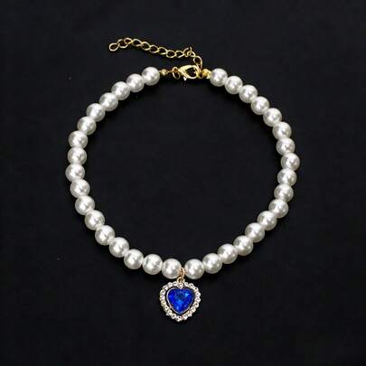 优雅仿珍珠宠物项链，可调节尺寸，水钻吊坠闪亮迷人，时尚耐用，适合猫狗佩戴。