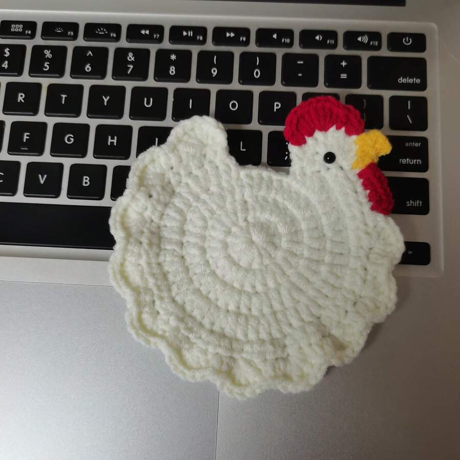 1pc Handmade Crocheted Chicken Coaster, Combining Rustic Charm, Craftsmanship, And Practical Function, Designed To Protect Your Tabletop From Heat And Moisture While Infusing Your Space With Countryside Warmth. - Multicolor - View 1