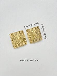 1对几何图案、有序纹理和波浪形曲线的日常佩戴首饰：镀金方形金字塔螺旋纹理极简主义金耳环（万圣节、冬季、圣诞节风格） - 金立方 - 查看 5