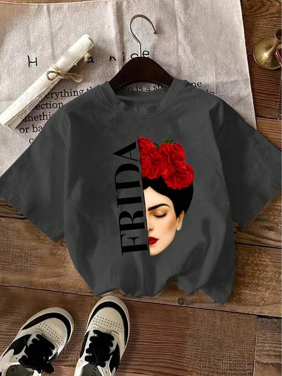 Yuega Tshrit 1pcPlus Size - Plus Size - Elegant Women'S T-Shirt| Artistic Style Side Portrait With Red Floral And "FRIDA" Print, Summer New Short Sleeve, Crew Neck, Slight Stretch FabricSummer Clothing Tops - 深灰色 - 查看 1