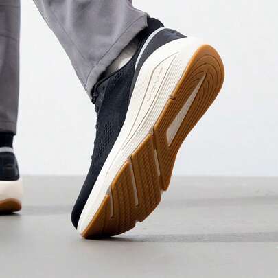 Under Armour UA Sonic 7 男士跑步鞋，轻便舒适，减震休闲运动鞋