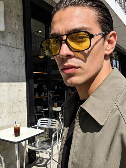 复古长方形飞行员款时尚眼镜，塑料材质，休闲百搭，男女皆宜，适合日常佩戴。