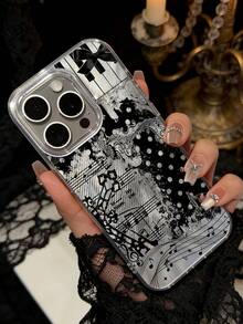 Goth 1pc Cross & Music Aesthetic Pattern Feather Decor Phone Case, Compatible With IPhone 16/16Pro/16Plus/16ProMax, 11/11ProMax, 12/12Pro/12ProMax, 13/13Pro/13ProMax, 14/14Plus/14Pro/14ProMax, 15/15Pro/15Plus/15ProMax - Multicolor - View 3