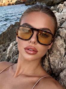 1 Pair Unisex Retro Leopard Print Square Fashion Glasses, Travel Accessory, Beach Decor Glasses, Beach Accessories, Women, Summer Beach Vacation, Outdoor, Travel Casual Style, Suitable For Outings, Back To School Season - Flower Frame Light Tea Leaf - View 1