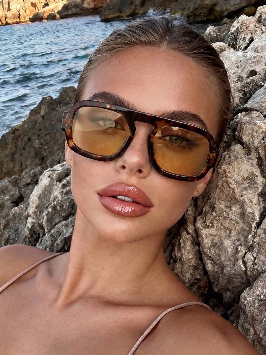 1 Pair Unisex Retro Leopard Print Square Fashion Glasses, Travel Accessory, Beach Decor Glasses, Beach Accessories, Women, Summer Beach Vacation, Outdoor, Travel Casual Style, Suitable For Outings, Back To School Season - Flower Frame Light Tea Leaf - View 1