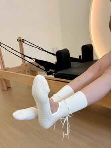 1 Pair Ballet Style Feather Textured Round Neck Yoga Socks With Bow, Women's Non-Slip Grip Yoga Dance Fitness Socks, Breathable Ankle Support Design - Multicolor - View 4