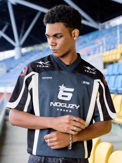 EVRINFINITE 2025 男士时尚字母与赛车元素 V 领短袖 T 恤，百搭春夏