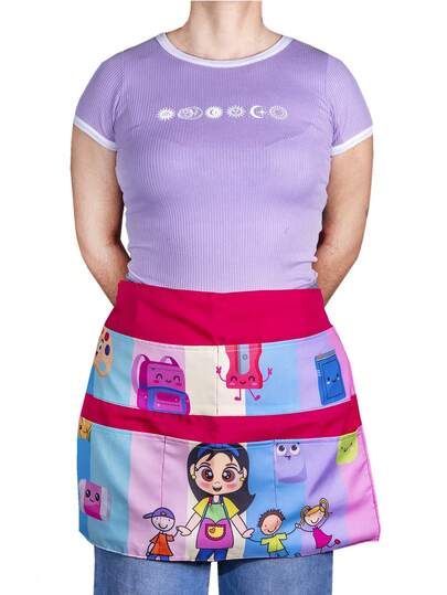 Media Bata para Educadora Muñequita con Diseño con Figuras Escolar