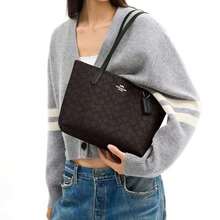 Coach Fiona Printed Women's Single Shoulder Handbag CBT18IMXAQ - 胡桃木色搭配黑色CBT18IMXAQ - 查看 2