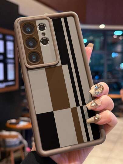 1 chiếc ốp lưng điện thoại silicon chống sốc họa tiết kẻ caro hình khối, phủ toàn màn hình, lấy cảm hứng từ thương hiệu cao cấp, dày dặn, màu nâu cà phê cho Android Galaxy A55/A15/S21, S22, S23 FE, S24 Plus, 25 Ultra, SMART 8 Pro, Honor, One Plus, phiên bản quốc tế, không phải phiên bản nội địa.