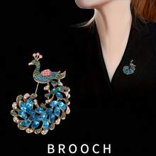 1/6 Fashionable Peacock Brooch, Alloy Rhinestone Colorful Peacock Lapel Pin, Vintage Palace Animal Accessory For Dress/Suit, Gift For Friends - Style - View 9