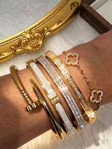 2026新款不锈钢闪光四叶花水钻女士手链套装，时尚防水防褪色，圣诞节和情人节送给母亲和女儿的礼物 - 金色3 - 查看 3