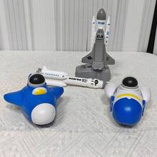 儿童太空系列玩具套装，包含火箭发射器、加压飞船和火箭玩具车，是男孩生日、圣诞节、新年、万圣节的理想礼物。 - 白色 - 查看 5