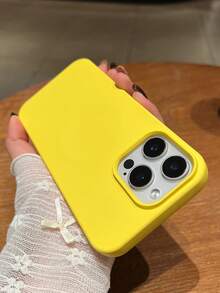 Funda de teléfono de material de unicolor minimalista, lente de agujero grande de color rojo sólido, adecuada para iPhone 17 Pro Max/16/15/14/13/12/11, carcasa suave mate de color caramelo gruesa y resistente a los golpes, regalo de primavera - Amarillo - Ver 2