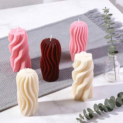 1pc INS Style Curved Twist Scented Candle - Made Of Natural Soy Wax, Smokeless And Dripless, Featuring Unique 3D Curved Twist Texture, Available In Multiple Colors And Sizes. It Is Both A Practical Scented Oil And A Fashionable Decor, Suitable For Wedding Favors, Wedding Season, Home Ambiance, Desk Decoration, Holiday Arrangement, And Photography Props, Creating A Modern Elegant Atmosphere For Any Space.
