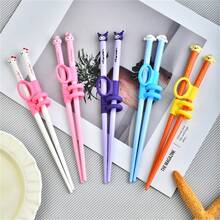 [Đã được ủy quyền IP] Bộ 2 đũa ngọc bích Hello Kitty hoạt hình tinh tế mới của Sanrio, đũa phụ cao cấp, thích hợp cho bàn ăn gia đình, sử dụng tinh tế, chất liệu bền đẹp, hai kiểu dáng để lựa chọn, thích hợp làm quà tặng sinh nhật cho nhiều độ tuổi, trang trí nhà hàng, ngày Valentine, đám cưới, mùa tựu trường, lựa chọn hoàn hảo cho cả bốn mùa. - Nhiều màu - Xem 2