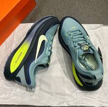 Nike 男鞋邁柔VOMERO 18 GTX防水運動訓練頂緩跑步鞋 - 綠色/黑色 - 查看 9