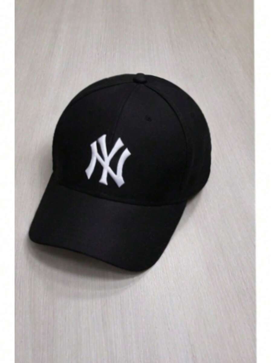 Classic Curved Brim Embroidered Cap – Men's And Women's - 黑與白 - 查看 1