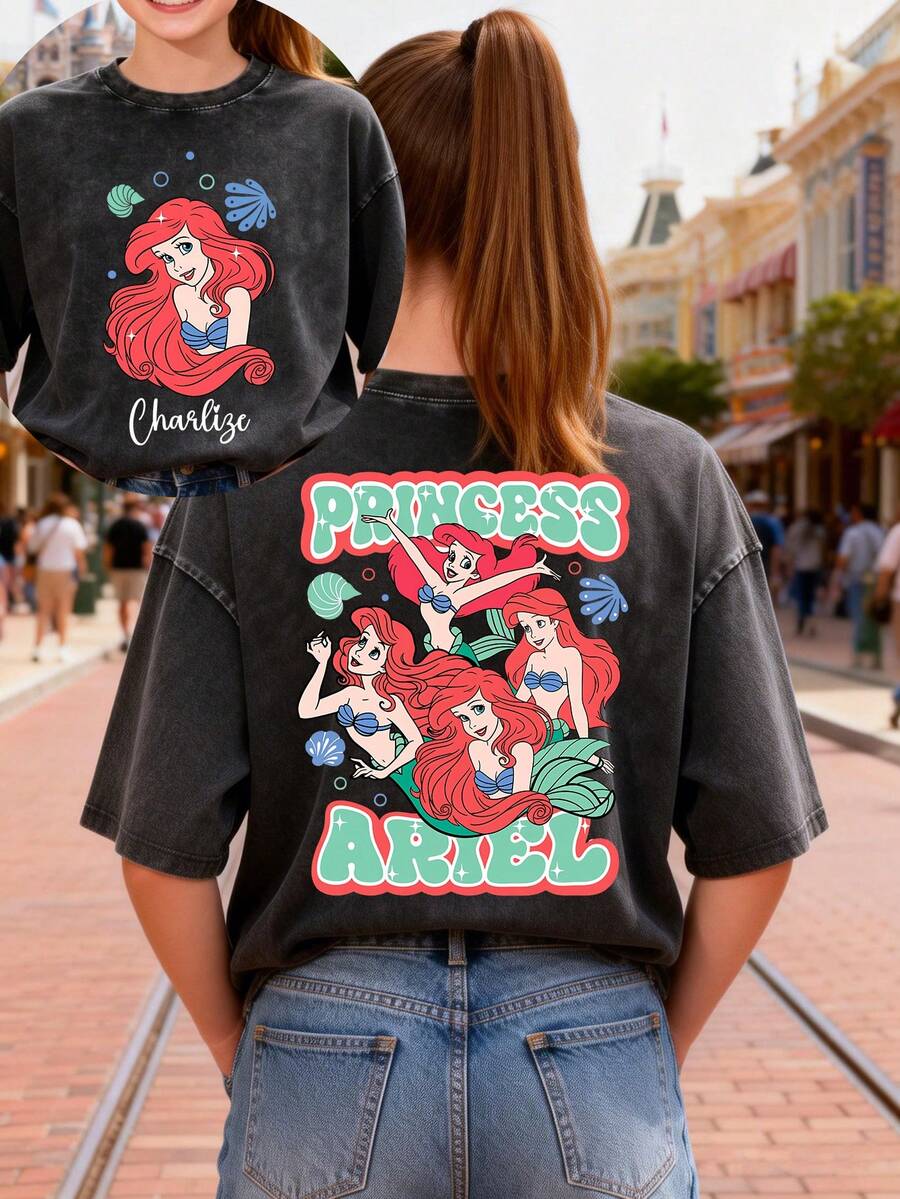 This Disney Women's T-Shirt Features A Creative Double-Sided Print Of The Disney Princess Ariel's Lettering And Cartoon Design. It's A Spring/Summer Style Round Neck Vintage-Inspired Washed Cotton T-Shirt, Made Of Soft And Comfortable Pure Cotton Fabric, Suitable For Everyday Wear, Shopping, Travel, And Casual Occasions. It Also Makes A Wonderful Gift. - 黑色 - 查看 1
