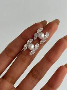 925 Silver Earrings, Versatile Copper Inlaid Zirconia Design, Suitable For Daily, Gatherings And Dates, Enhances Elegance - Silver - View 3