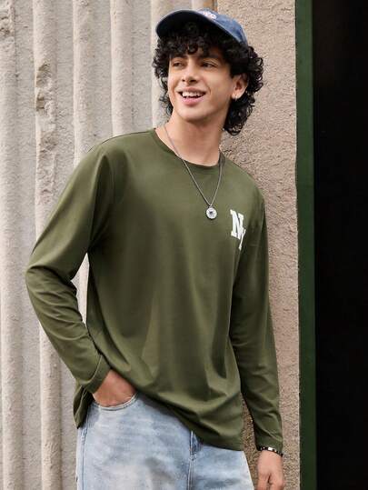 Open Phase 男士秋季百搭单品 | 杏色圆领纽约元素印花长袖T恤，适合作为礼物送给丈夫、男友、朋友。春夏复古美式风，男女皆宜的夏季上衣，适合日常穿着，宽松版型，夏季度假装扮，复古美式，男女皆宜，宽松版型夏季套装——适合日常穿着和夏季度假装扮。